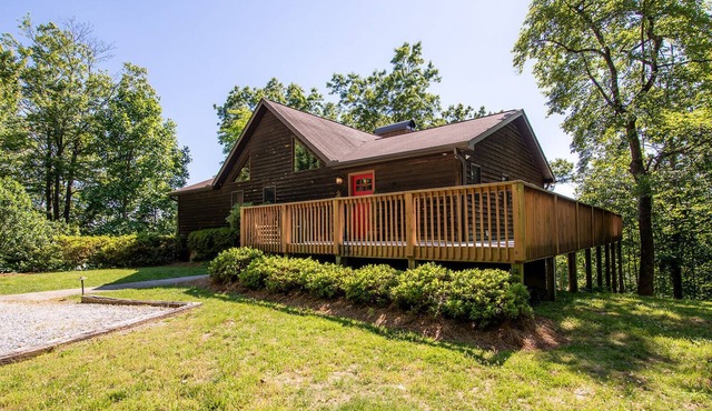 Mountain Home with Privacy near Pisgah National Forest.