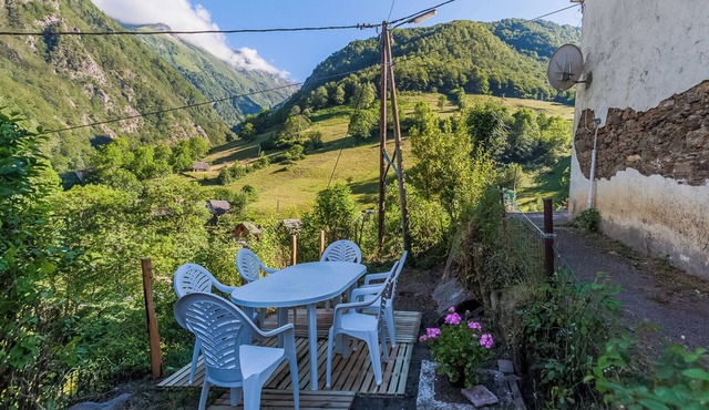 Mountain house at 1000m altitude near the GR10