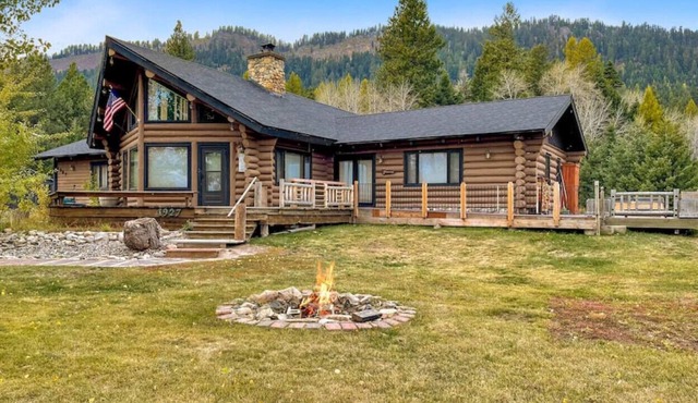 Mountain House, Large Deck, Hot Tub, Near Tamarack