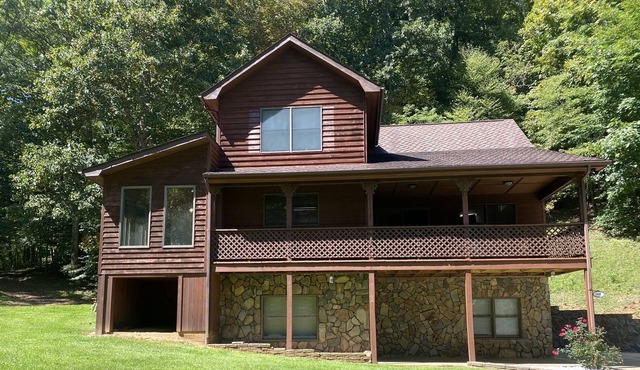 Mountain House minutes from West Jefferson