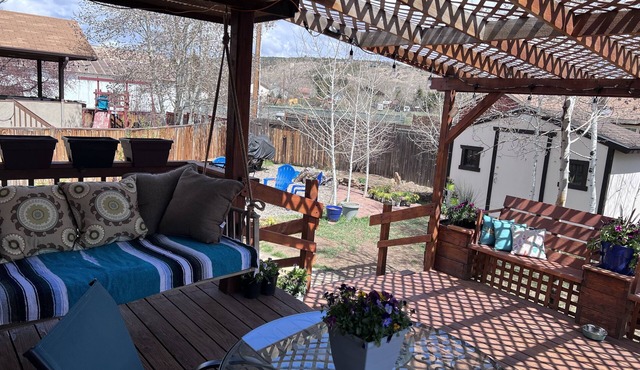 Mountain house with direct access to resorts!