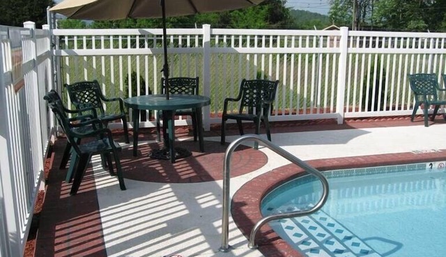 Mountain Inn & Suites Dunlap