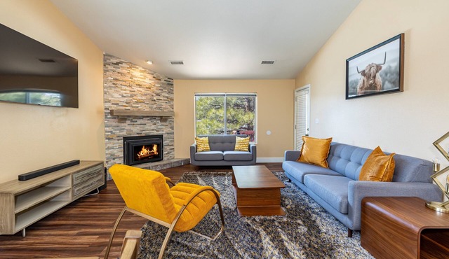 Mountain Jewel | Modern Townhome in the Pines | Great Location | Near Downtown Flagstaff