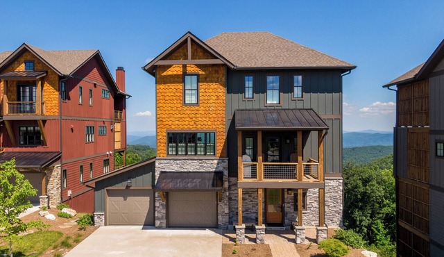 Mountain Kandy - Luxury home with stunning views and amenities!