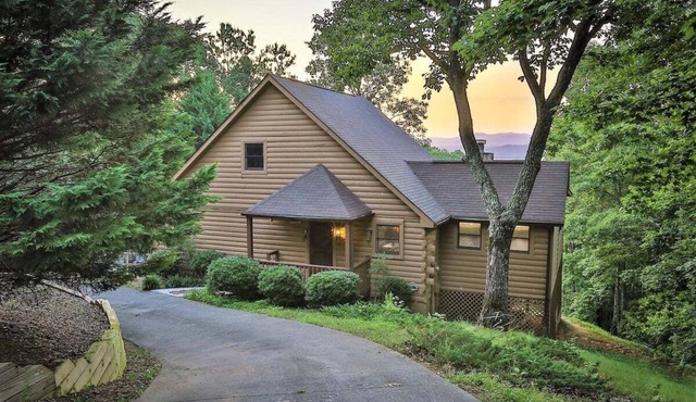 Mountain Lake Escape | Ellijay, GA