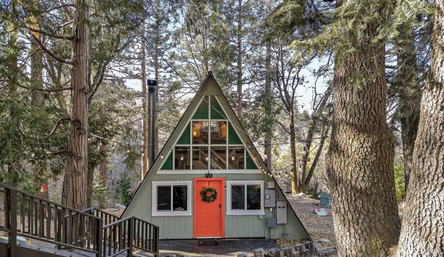 Mountain Lake A-Frame, Private Forest Getaway