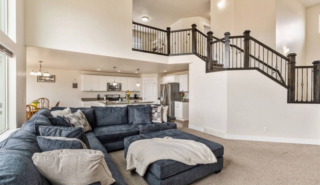 Mountain & Lake Views Fenced with Park & Game Room