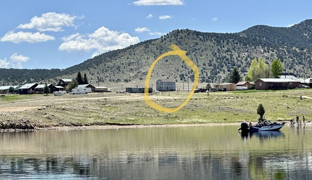 Mountain Lakehouse. Views!