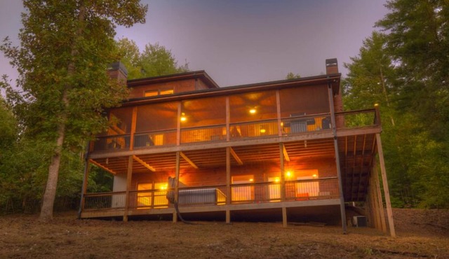 Mountain Laurel Hideaway- Pet Friendly | Screened Porch | Outdoor Fireplace