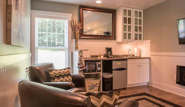 Mountain Laurel Studio - By the Side Of the Road Inn and Cottages