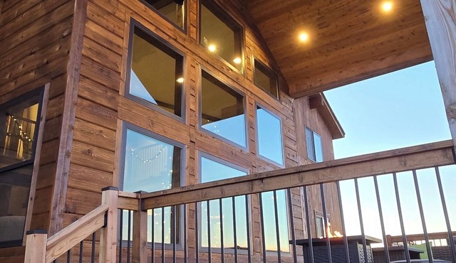 Mountain Lodge Escape-Theater, Fire pit, Games. 30 min to Grand Targhee Skiing