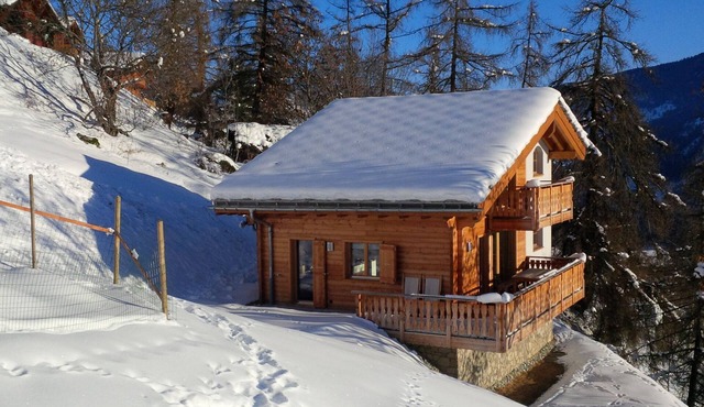 Mountain Lodge LOULOU: luxury chalet with sauna at 250 m from the ski elevator.