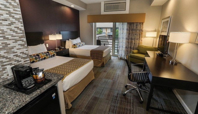 Mountain Lodge Retreat | Balcony + Ski Access