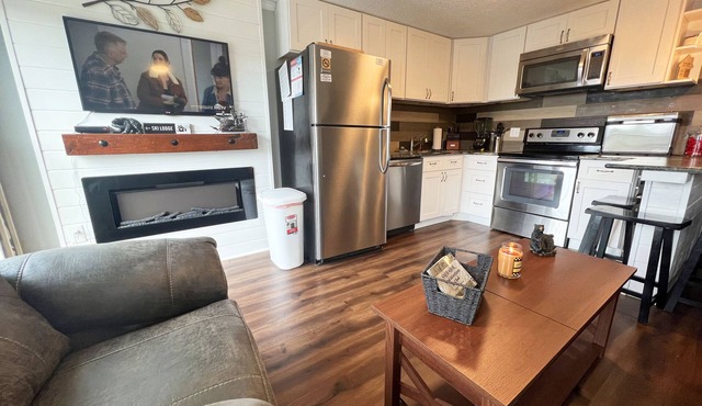 Mountain Lodge - Ski In/Out - 2 Queen Bedrooms + 2 Bunk Beds - Closest To Lifts
