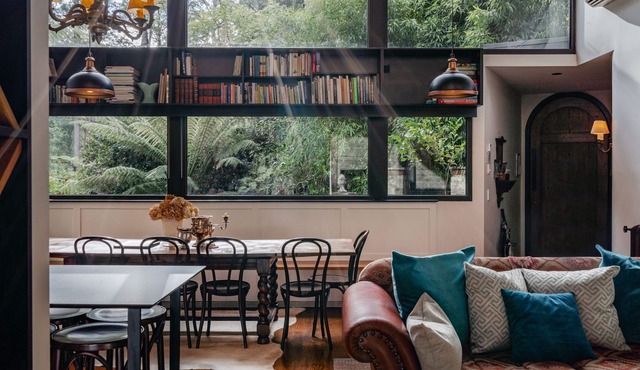 Mountain Lodge STAYZ HOLIDAY HOME OF THE YEAR 2025, 1 hour from Melbourne!