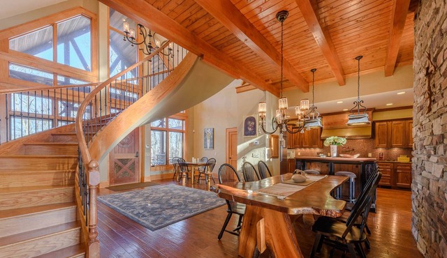 Mountain Lodge with Luxury and Nature