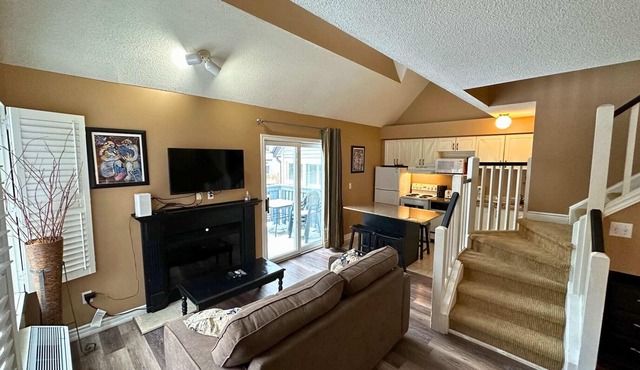 Mountain Loft Suite with Pool and Hot Tub