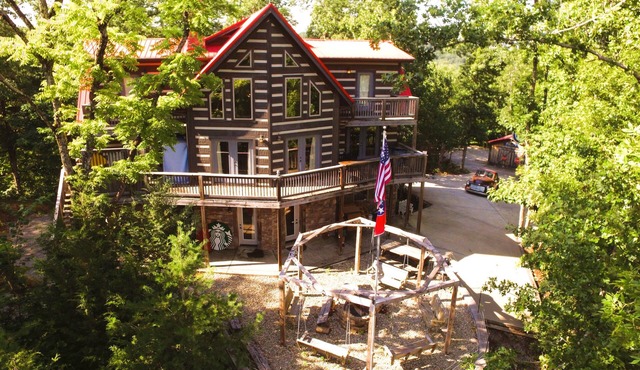 Mountain Log Cabin-Private Dock-Fire-Pit-Amazing View-Hot Tub-Game Room-Sauna!