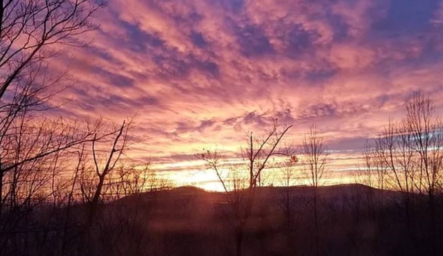 Mountain Log Cabin W/hot tub - 10 min From Helen, GA - Pet Friendly