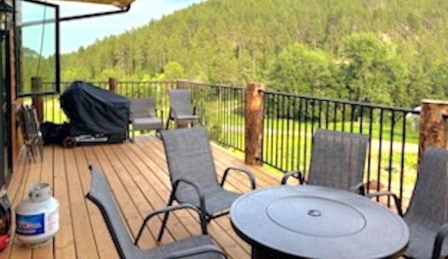 Mountain Luxury 10 minutes from Downtown Spearfish