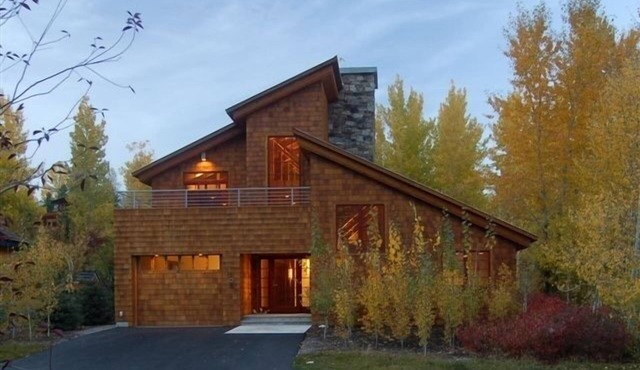 Mountain luxury at a reasonable price! Ideally located in Ketchum near the YMCA