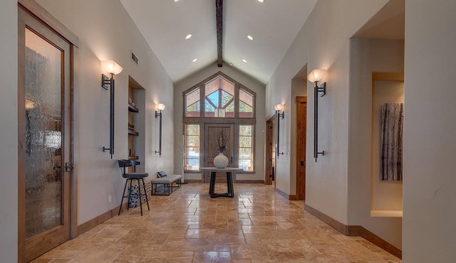 Mountain Majesty at Grays Crossing By Tahoe Getaways - 4BR 4BA w/Private Hot Tub