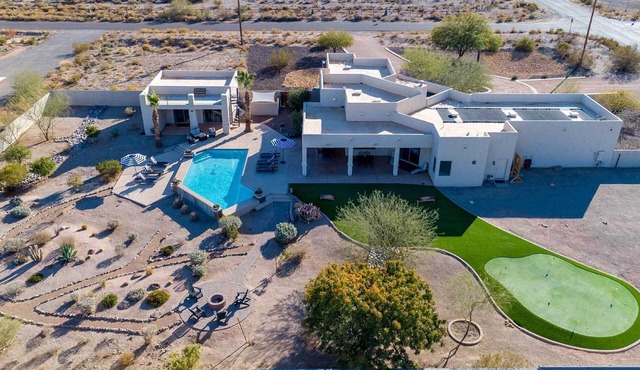 Mountain Majesty Escape w/Pool in Queen Creek!