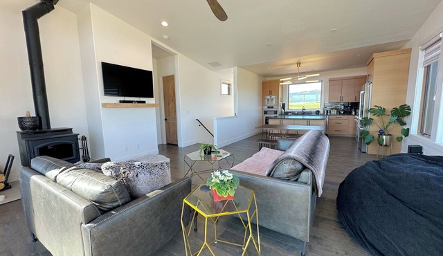 Mountain Modern Escape w/Hot Tub + Teton Views