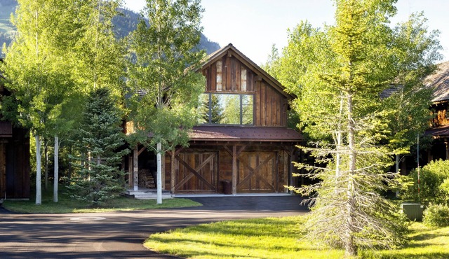 Mountain-modern luxury cabin at the base of Jackson Hole