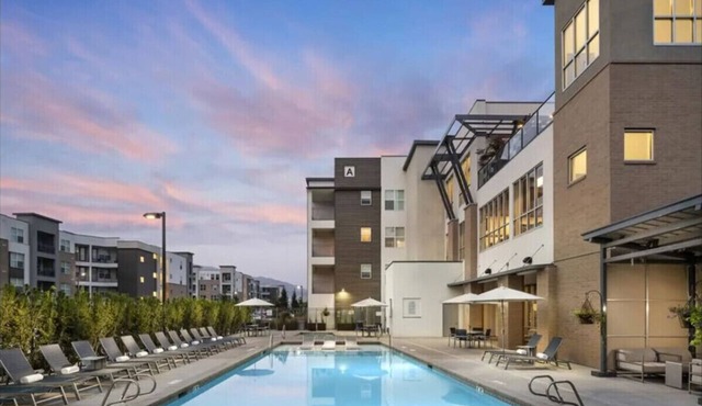 Mountain Oasis | 24 Hr Gym | Central | Hot Tub