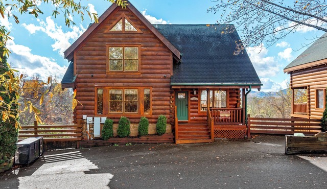 Mountain Paradise Awaits: A Luxurious Escape Packed with Comfort, Fun & Serenity