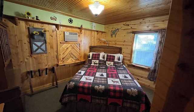 Mountain Peaks Inn, ELKHORN MOUNTAIN SUITE, Downtown Hill City