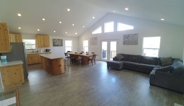 Mountain Place Updated 3br 2ba home Free WiFi