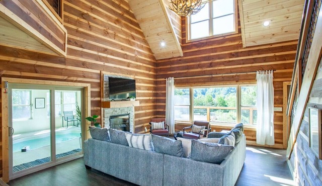 Mountain Retreat - 4 Bedrooms!