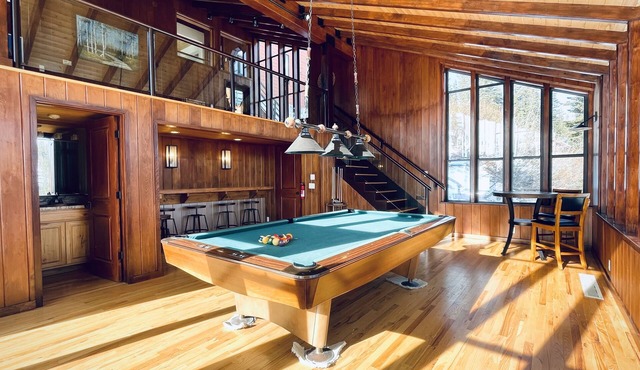 Mountain Retreat Awaits: Escape to Snowshoe Lodge in Bear Valley! 🌲✨