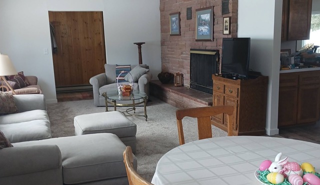 Mountain retreat for the whole family or group.