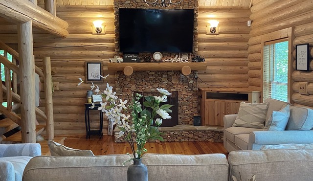 Mountain Retreat Home on the Lake w/Kayaks