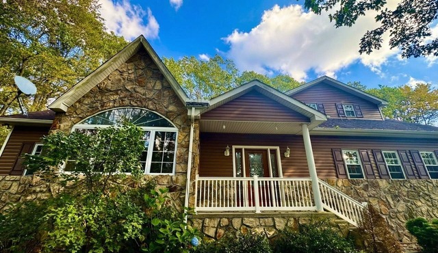 Mountain Retreat near Resorts, Distilleries, Indian Lake Flight 93 wedding venue