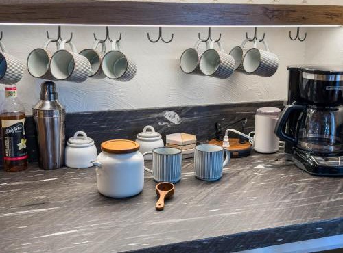 Mountain Retreat near Skiing, HotTub, PetFriendly