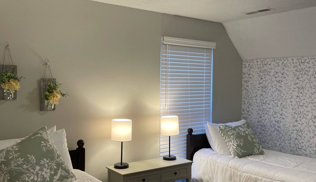 Mountain retreat off the beaten path yet close to Chattanooga area attractions