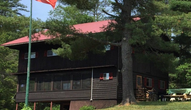 Mountain Retreat on Private Lake-Alderbrook Lodge