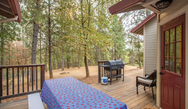 Mountain Retreat, Pool Table, Close to Skiing by RedAwning