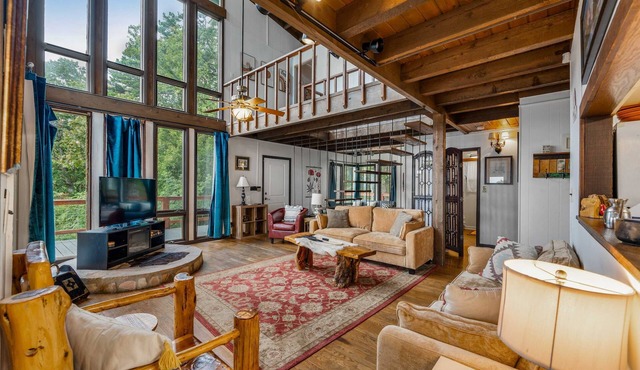 Mountain Retreat! Ruby's Roost Home & Loft