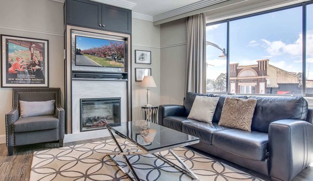 Mountain Retreat, Steps from Train Station