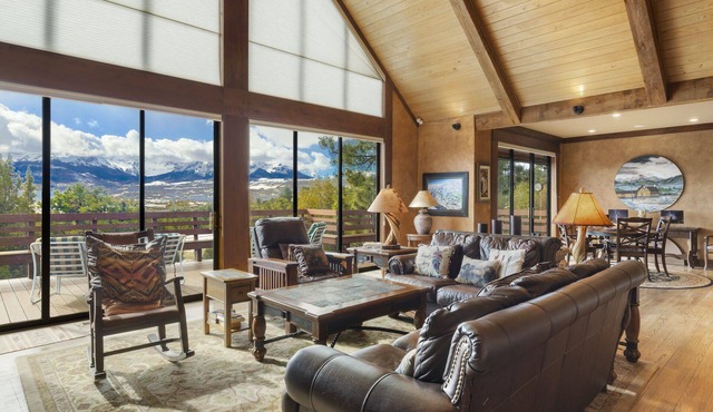 Mountain Retreat | Stunning Views | A/C | Hot Tub STR2025-062