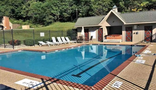 Mountain Retreat Tub Trails Golf Arcade Firepit