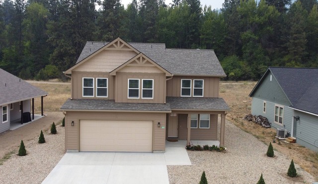 Mountain retreat in Garden Valley is perfect for a relaxing getaway