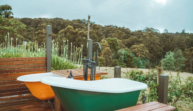 Mountain retreat - views, outdoor baths, WiFi