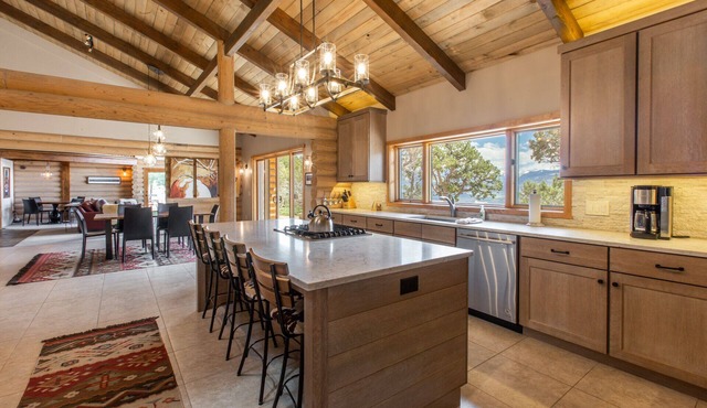 Mountain Retreat with Spectacular Views | Access to Trails | STR2025-060