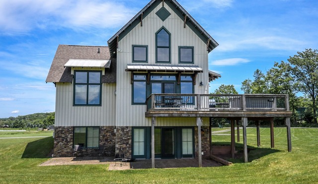 Mountain Splendor | Great Location, Amenities!